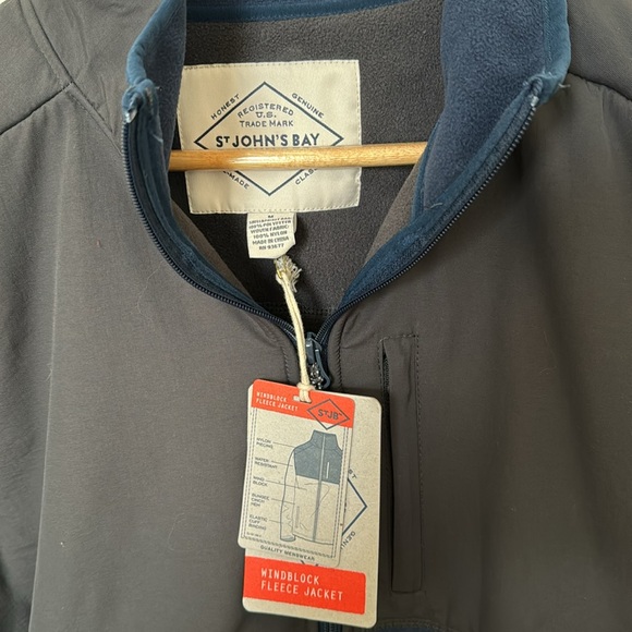 St. John’s Bay Men’s Navy and Gray Windblock Fleece Jacket Size Medium - Picture 2 of 7